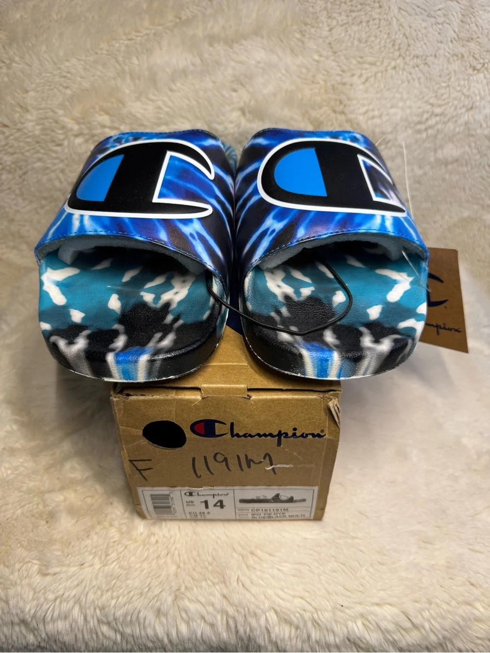 New in Box 🔵 Men’s size 14 Slides